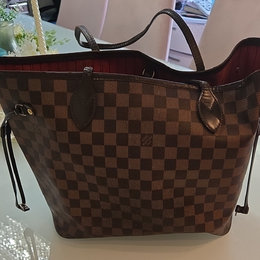 LV Neverfull Bag